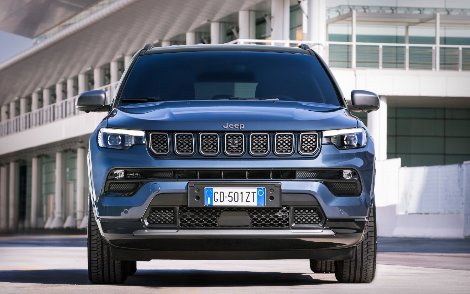 Jeep Compass 80th Anniversary 4xe 2022 SUV Drive